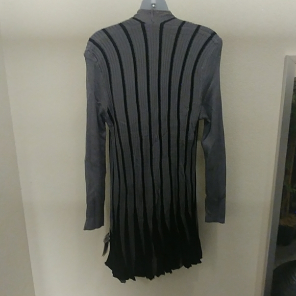 Elegance Striped Duster Cardigan Sweater - Picture 5 of 8